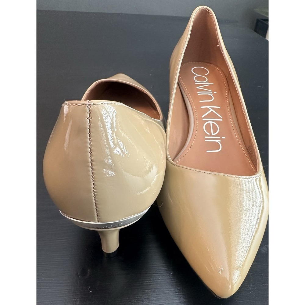 Calvin Klein Women's Gabrianna Pump, Patent Leather Beige‎ Kitten Heel *Size 8.5